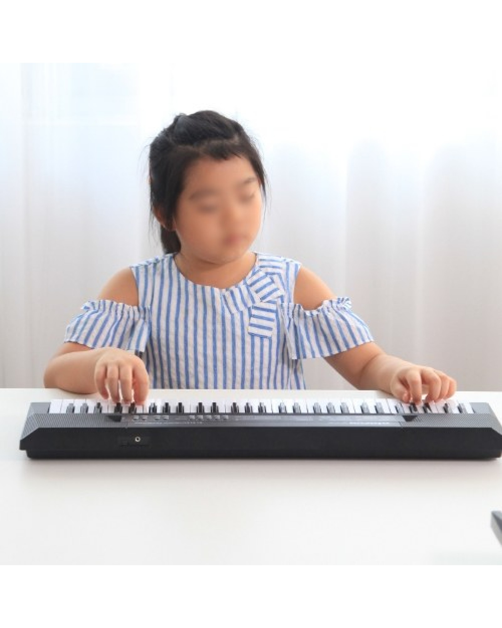 61 Keys Digital Music Electronic Keyboard Kids Multifunctional Electric Piano for Piano Student with Microphone Function Musical