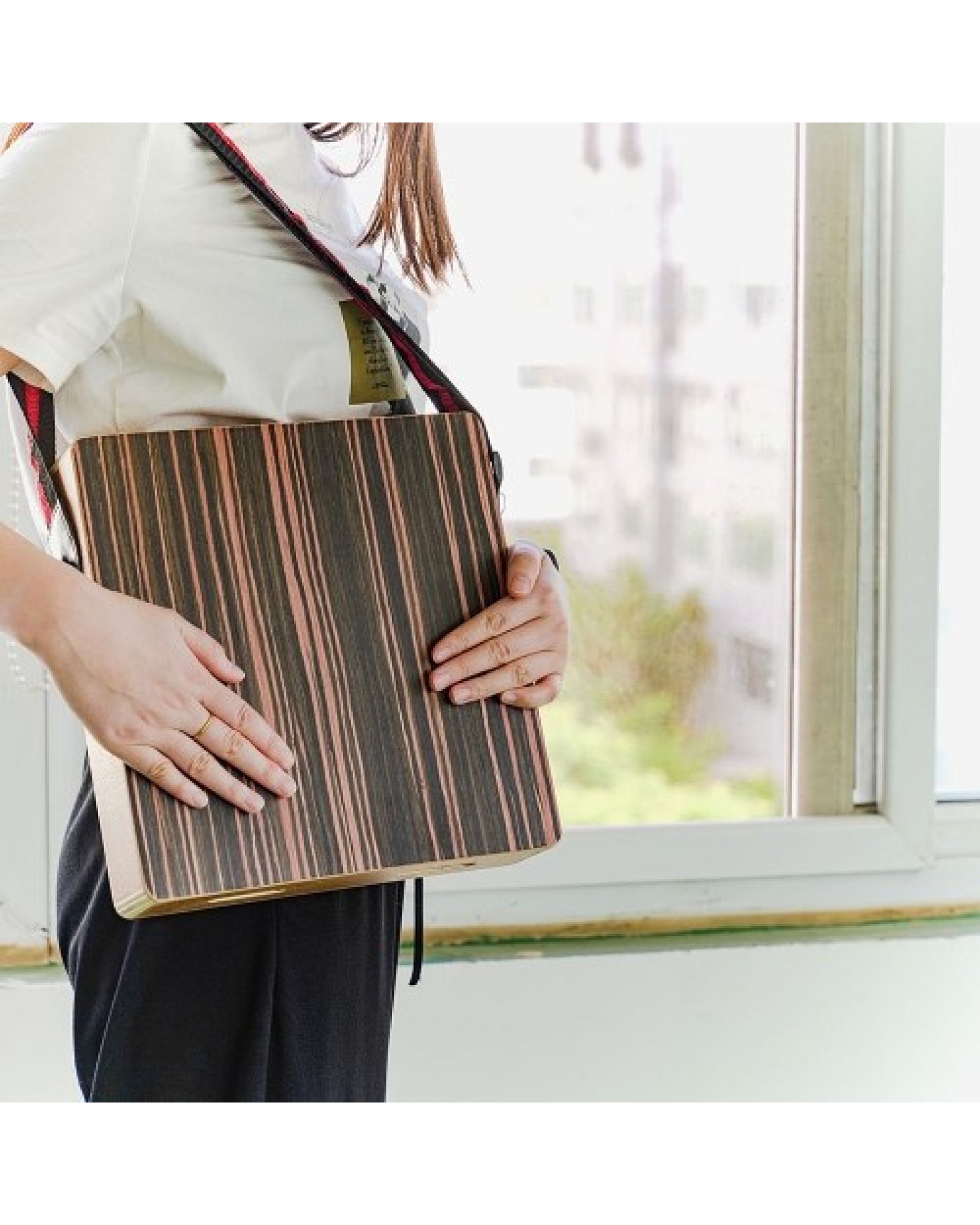 Cajon Boxdrum Travel Drum Accompaniment Music Boxdrum Percussion Instrument Solid Wood Portable with Strap