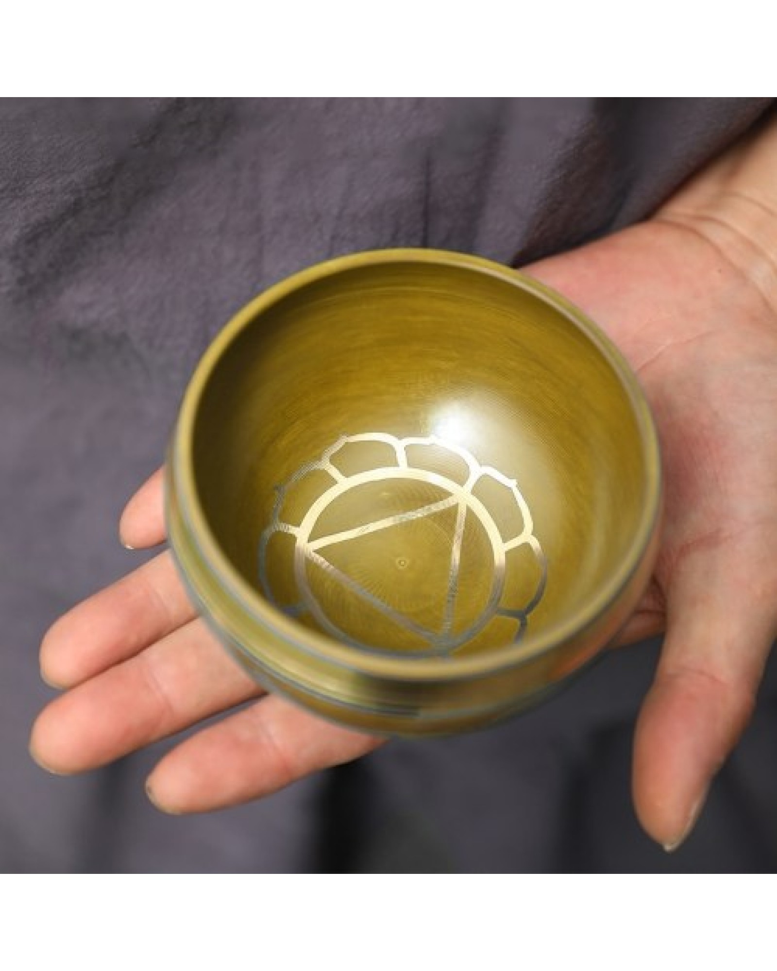 Tibetan Singing Bowl Set Buddha Sound Bowl and Wood Mallet Charka Bowl Meditation Sound Bowl with Mallet Wooden Stick for Healin